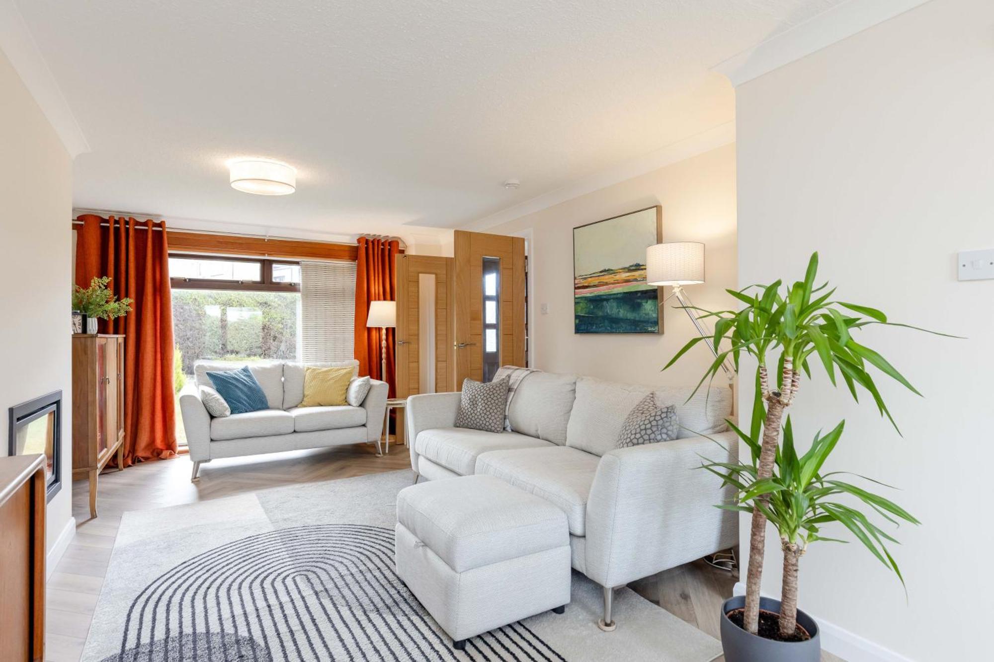 Family Ideal For Edinburgh, Dunfermline & St Andrews 3 Bedrooms Inverkeithing