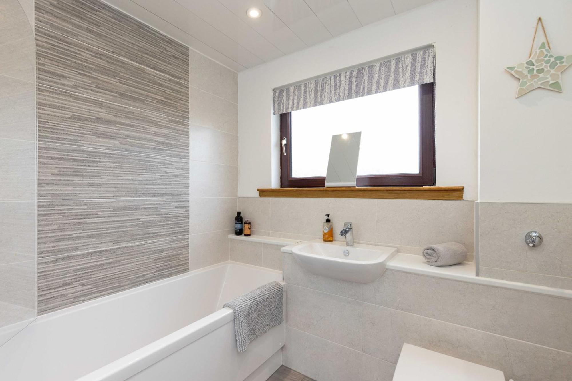 Family Ideal For Edinburgh, Dunfermline & St Andrews 3 Bedrooms Holiday home