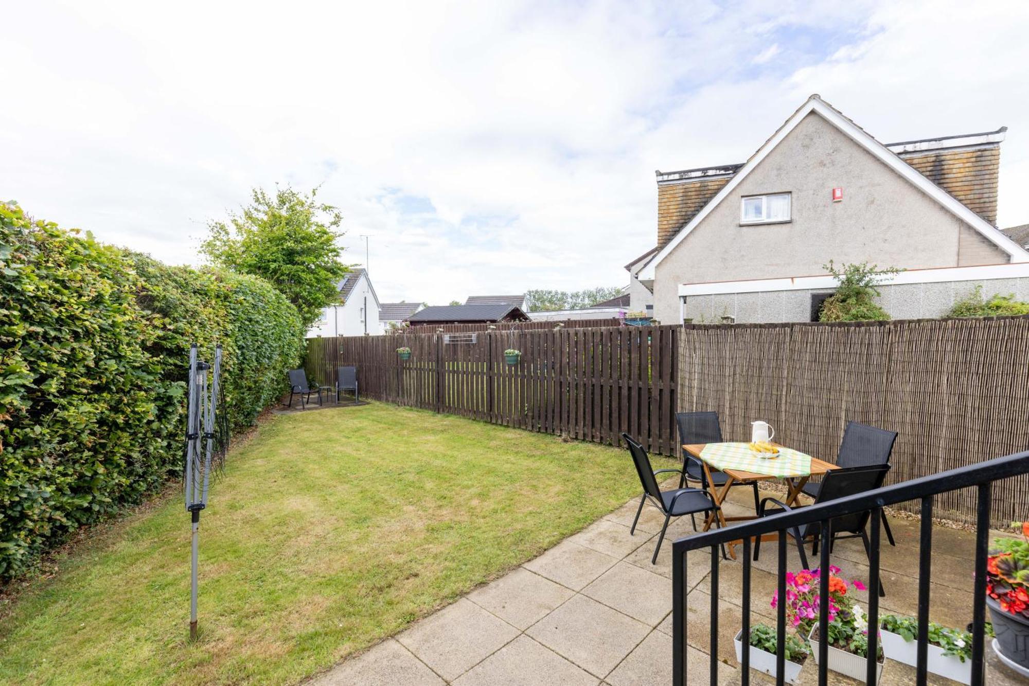 Holiday home Family Ideal For Edinburgh, Dunfermline & St Andrews 3 Bedrooms