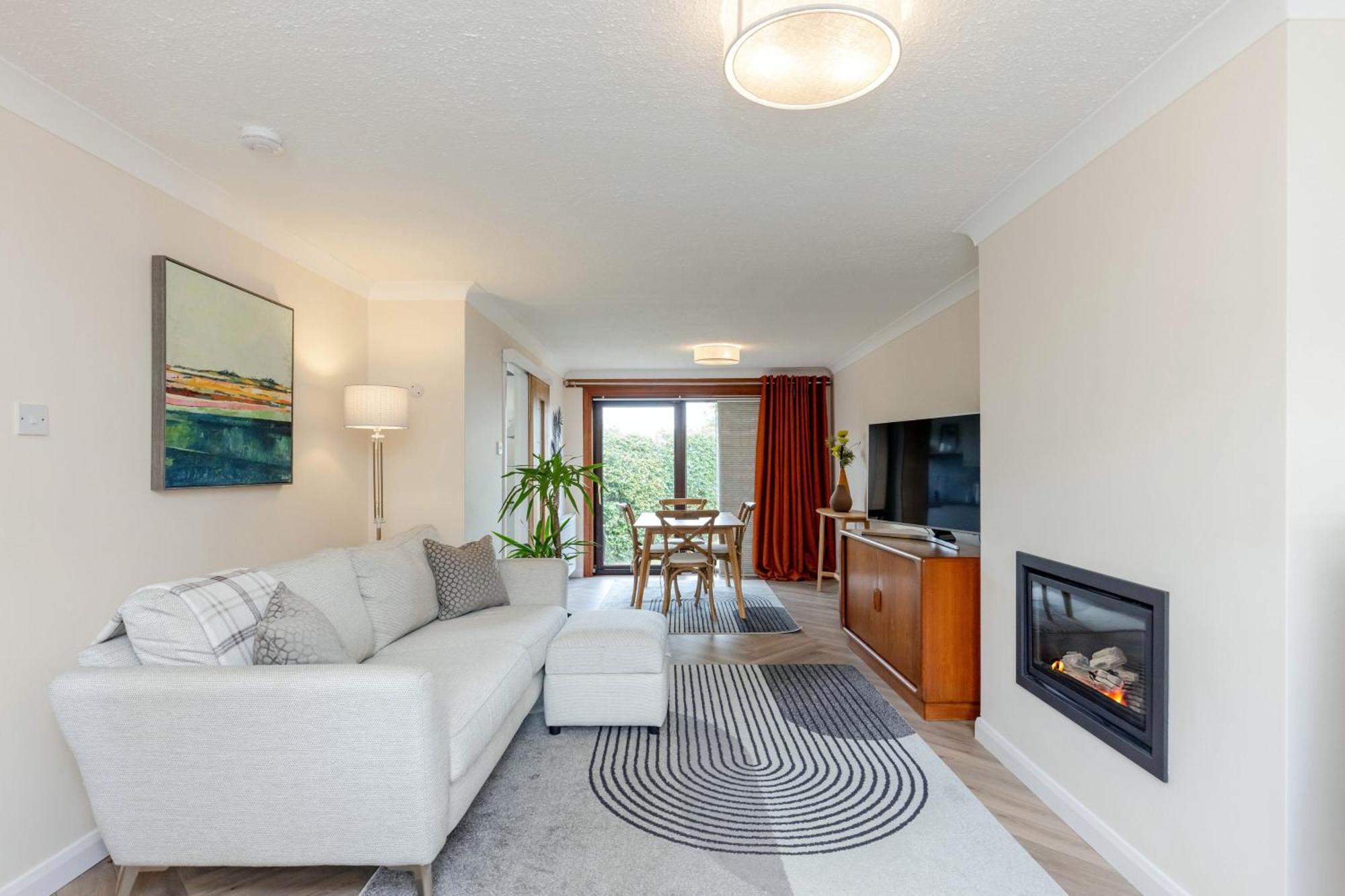 Holiday home Family Ideal For Edinburgh, Dunfermline & St Andrews 3 Bedrooms Inverkeithing