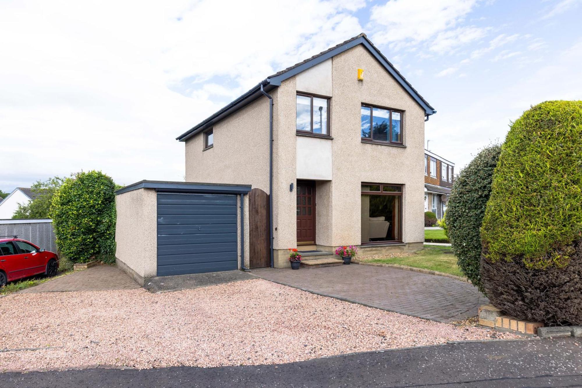 Family Ideal For Edinburgh, Dunfermline & St Andrews 3 Bedrooms Inverkeithing