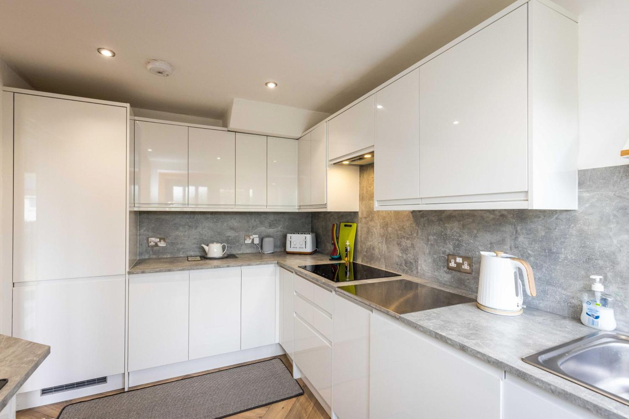 Family Ideal For Edinburgh, Dunfermline & St Andrews 3 Bedrooms * Inverkeithing
