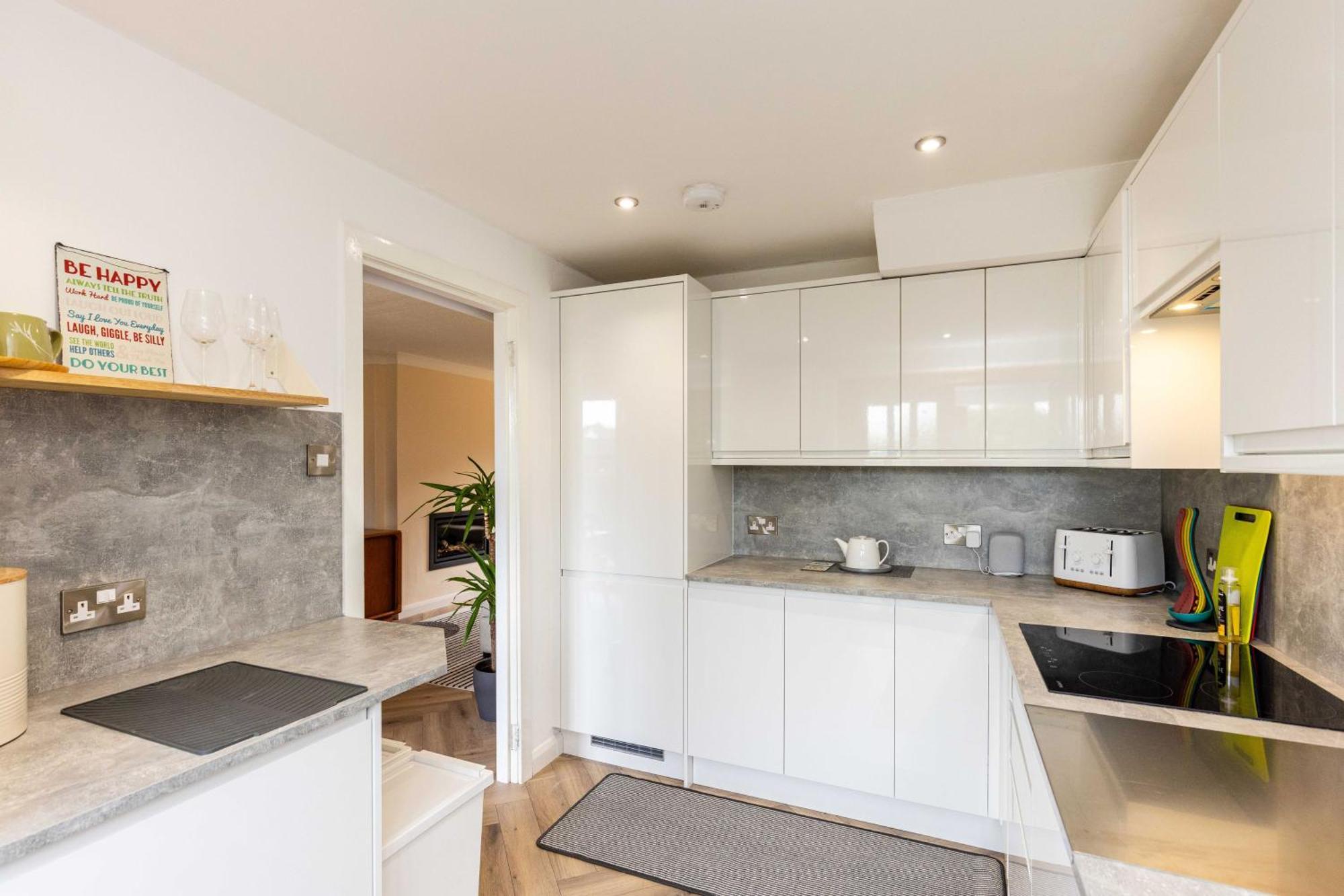 Family Ideal For Edinburgh, Dunfermline & St Andrews 3 Bedrooms