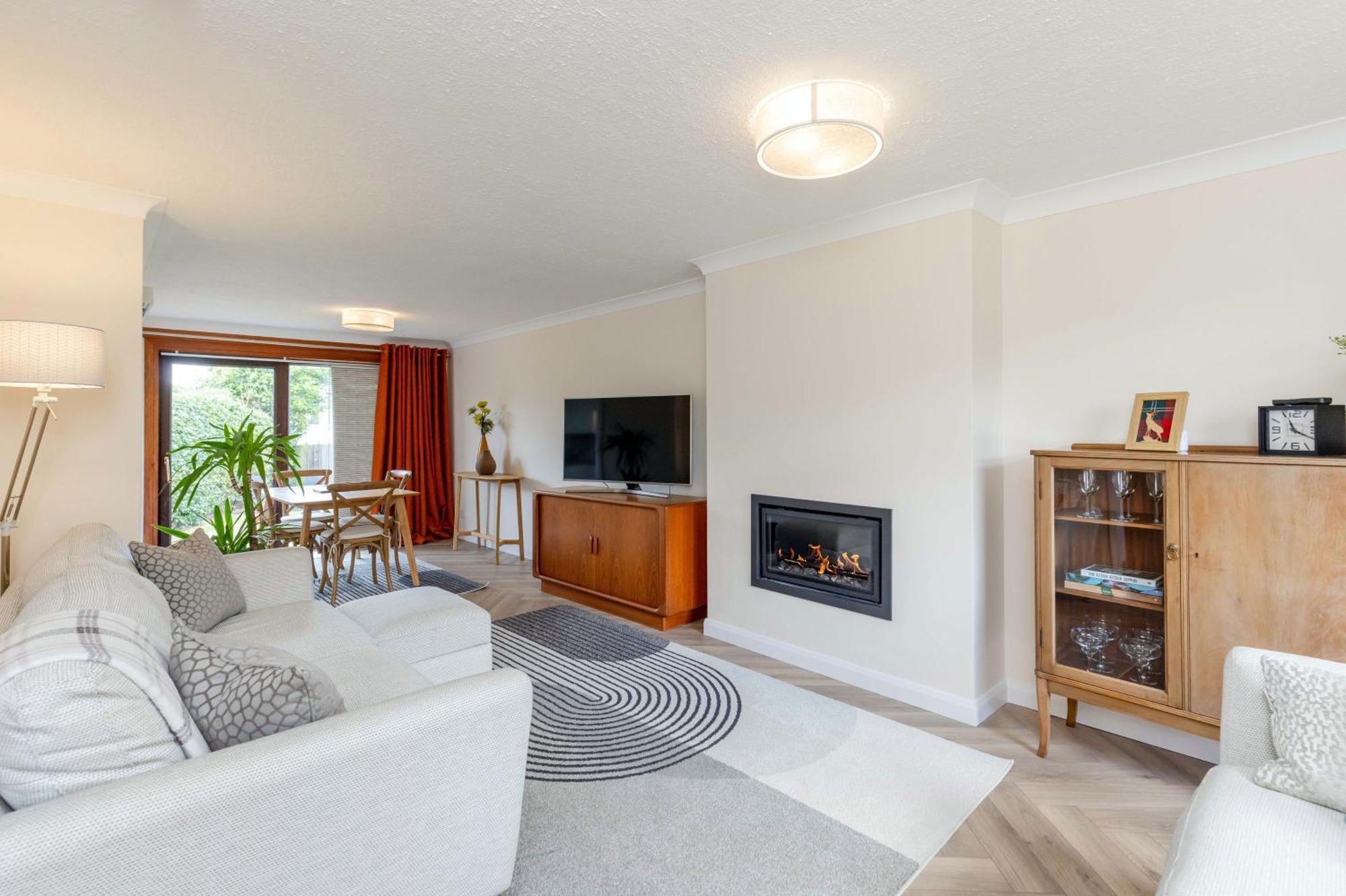 Family Ideal For Edinburgh, Dunfermline & St Andrews 3 Bedrooms Holiday home *