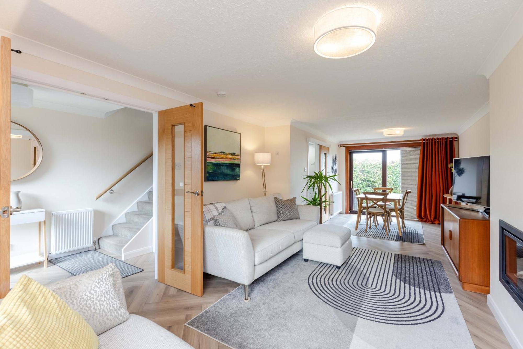 Family Ideal For Edinburgh, Dunfermline & St Andrews 3 Bedrooms