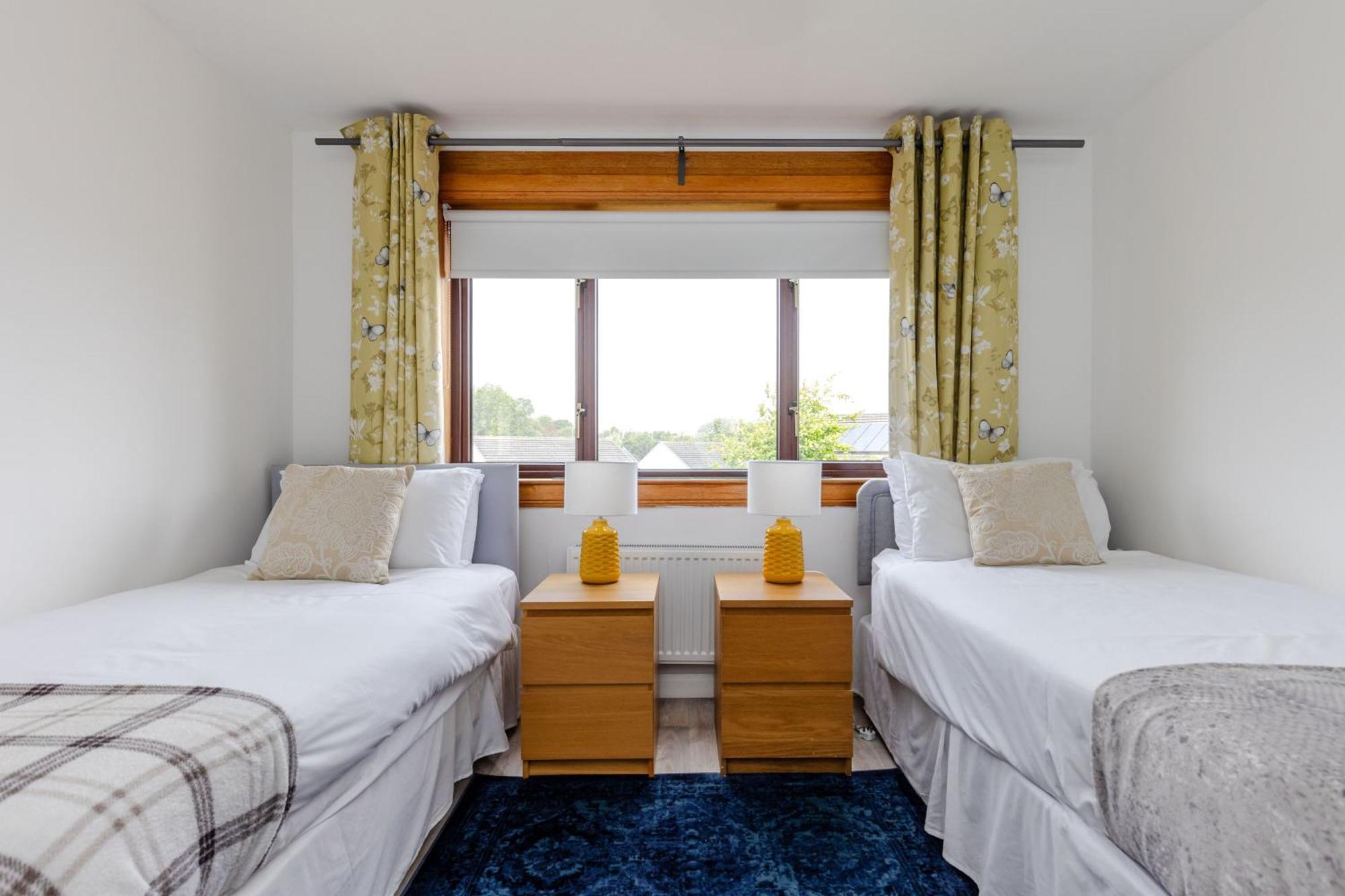 Дом отдыха Family Ideal For Edinburgh, Dunfermline & St Andrews 3 Bedrooms *